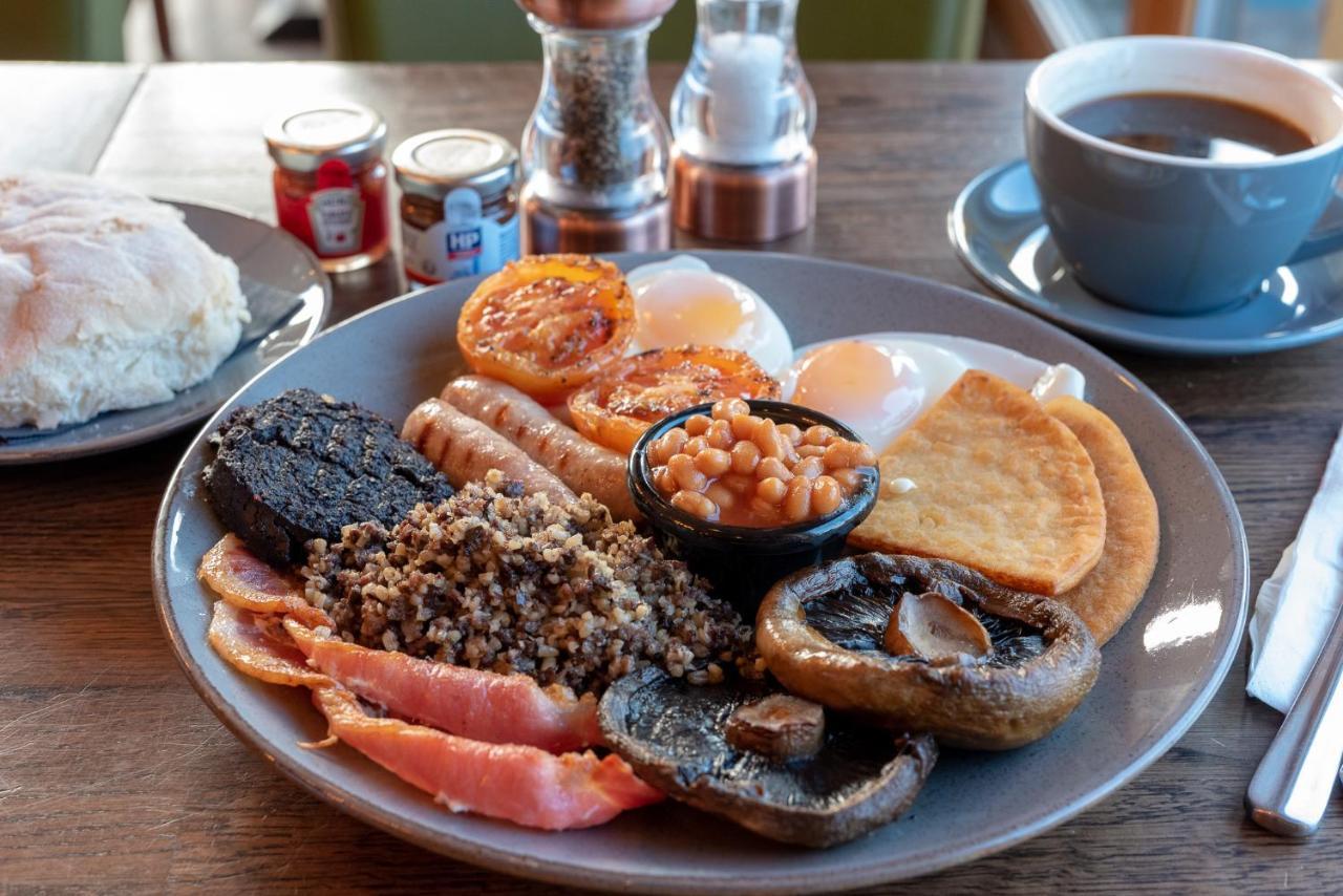 The Base Camp Hotel, Nevis Range Fort William Ngoại thất bức ảnh